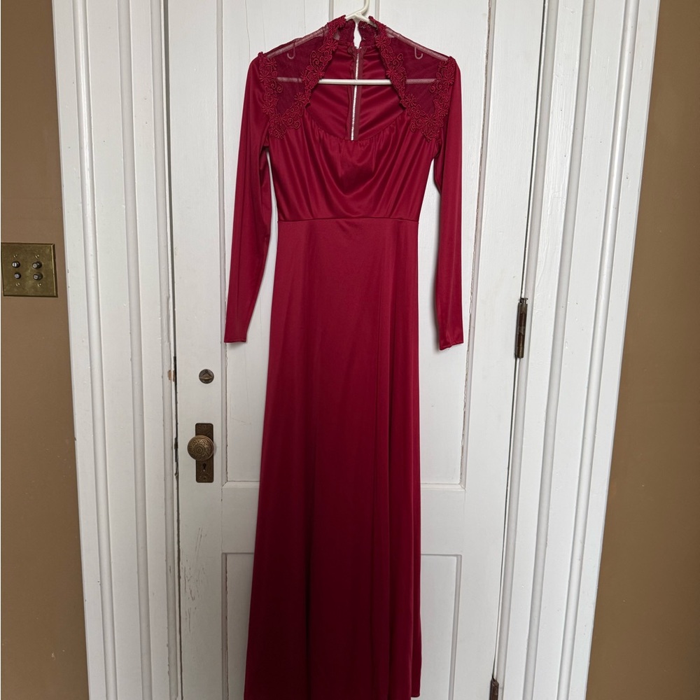 Elegant Burgundy Red Long Sleeve Vintage Dress